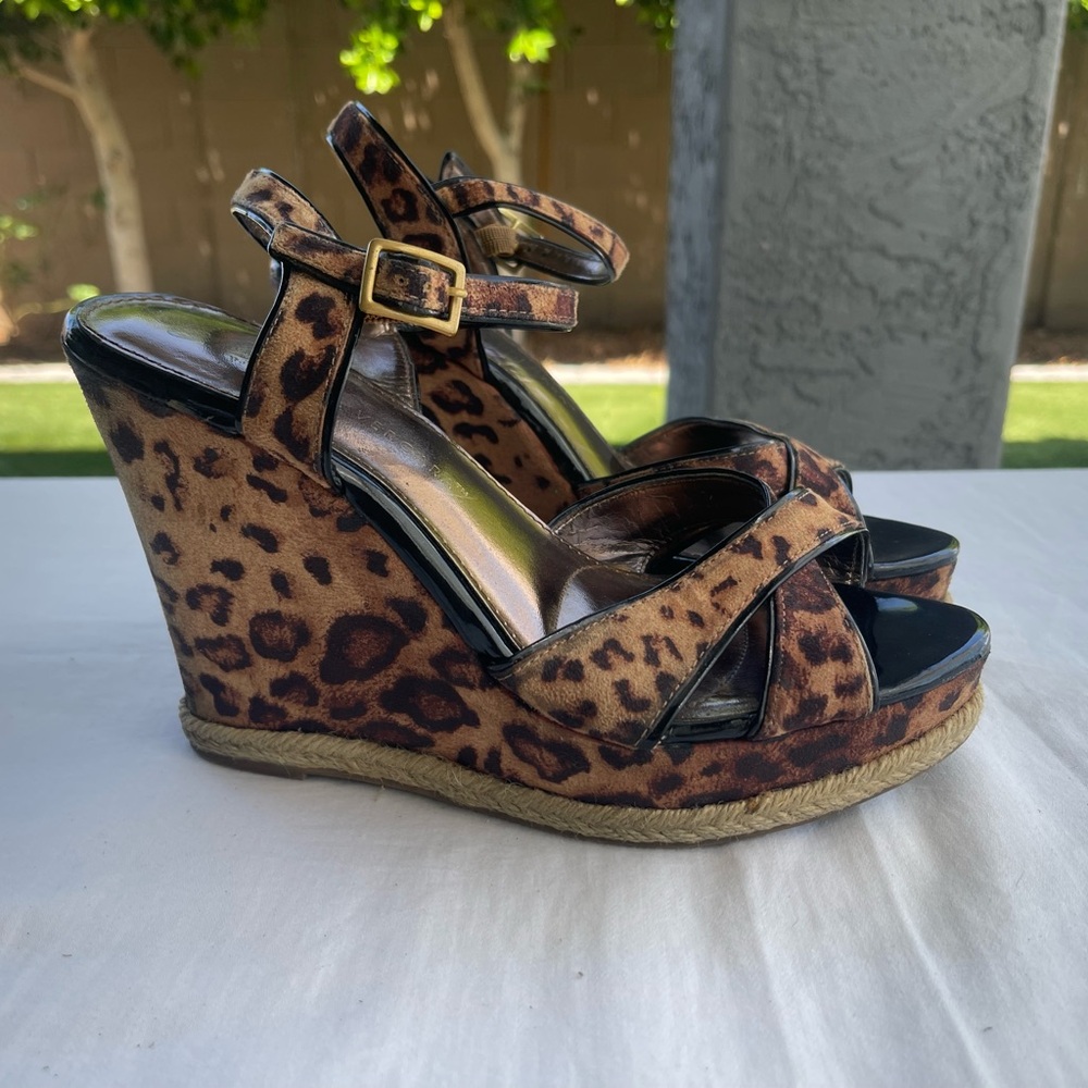 Sofia by Sofia Vergara Brown and Black Wedge Sandals, Women’s Size 9